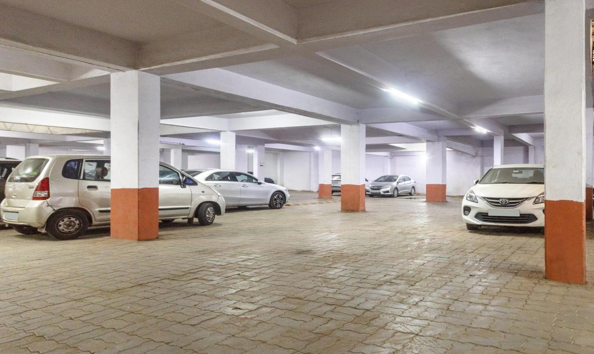 Itsy Hotels Signature, Nehru Nagar Ахмедабад Экстерьер фото